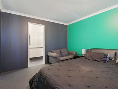 10 Narbone Way, Piara Waters