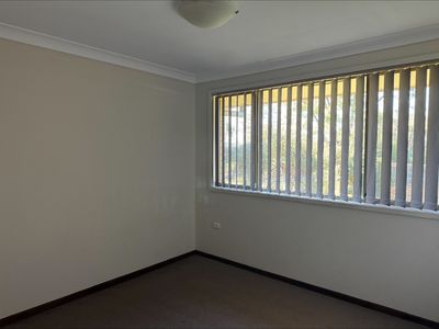 13 Mengarvie Road, Parkes