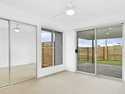 2 / 57 Haslewood Crescent, Meridan Plains