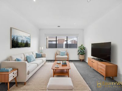 33 Kinglake Drive, Manor Lakes
