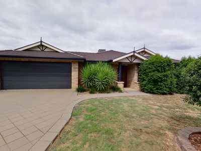 60 Dunheved Circle, Dubbo