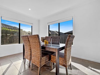 8 Woodland Court, Ormeau
