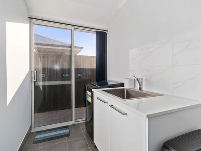 62 Lockhart Crescent, South Guildford