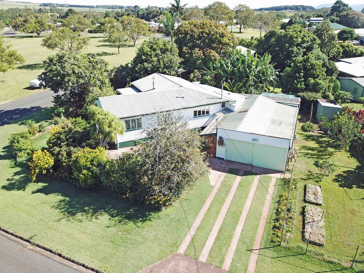 5 Solar Crescent, Atherton