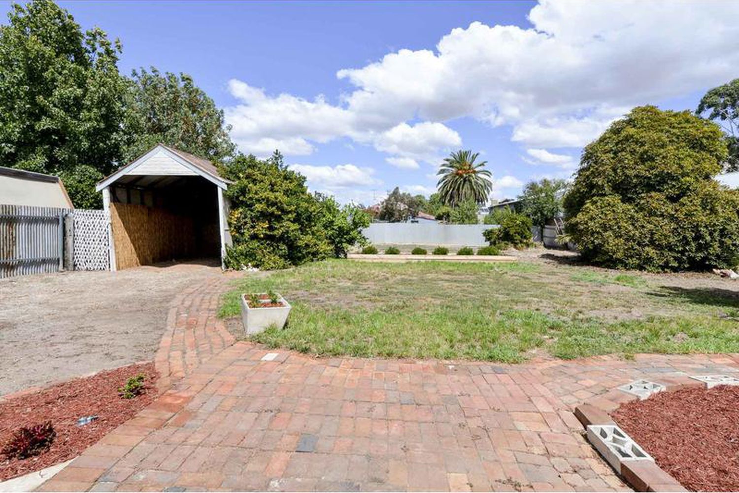4 Lynott Street, Horsham
