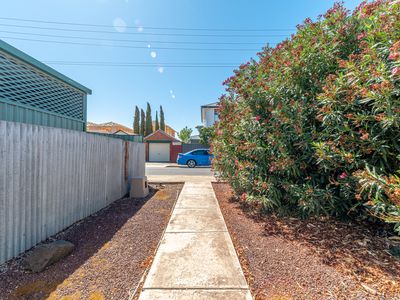 4 / 8 Crossley St, Plympton