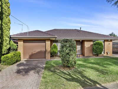 1 / 247 Greaves Street North, Werribee