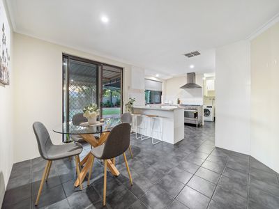 24 Hackettiana Avenue, South Lake