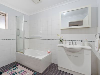 112 Piccadilly Street, Piccadilly