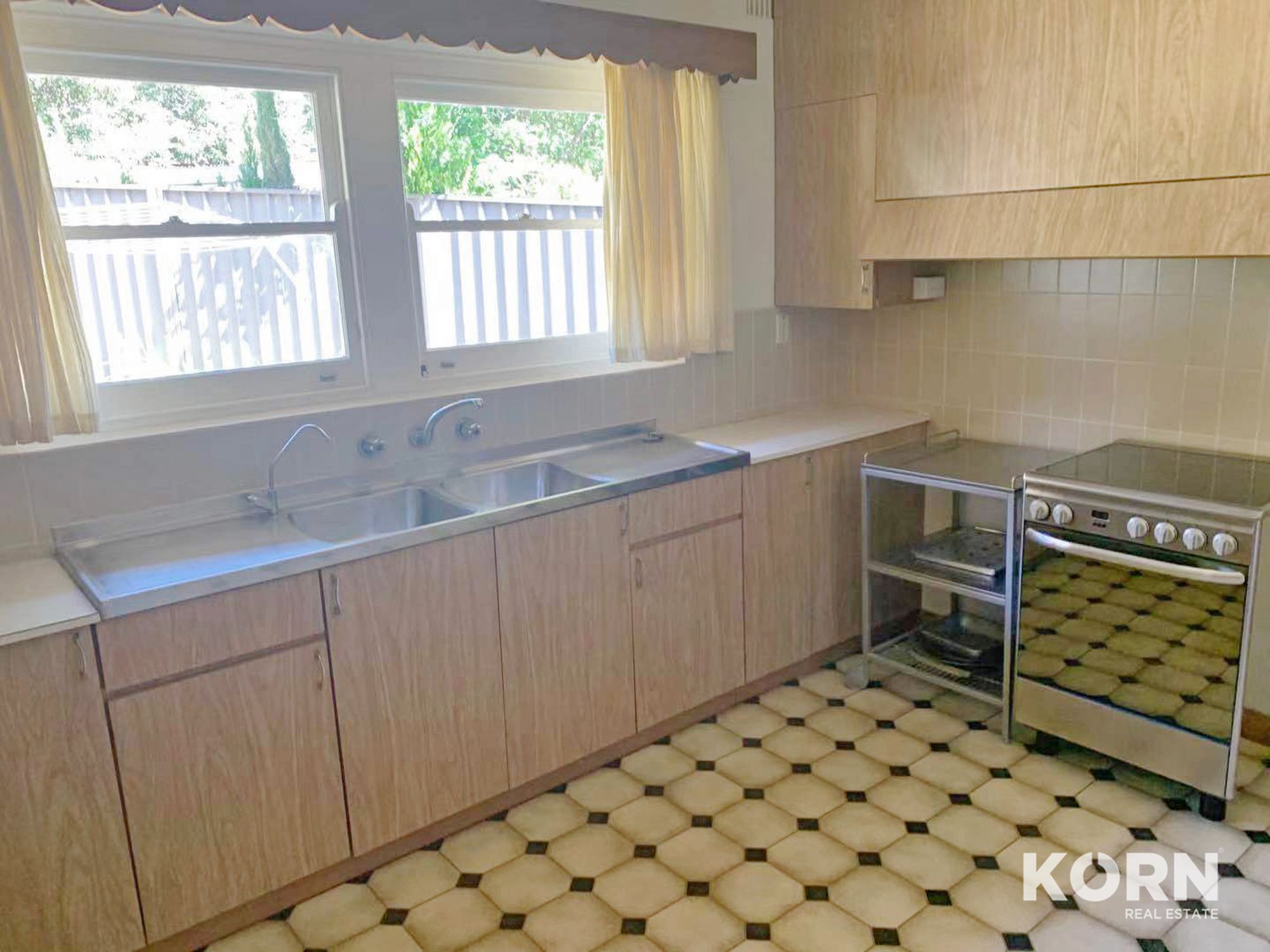 19 Pitcairn Avenue, Urrbrae