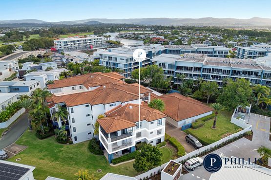7006 Phoenix Palms Drive, Hope Island