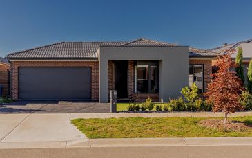 19 Picnic Avenue, Clyde North