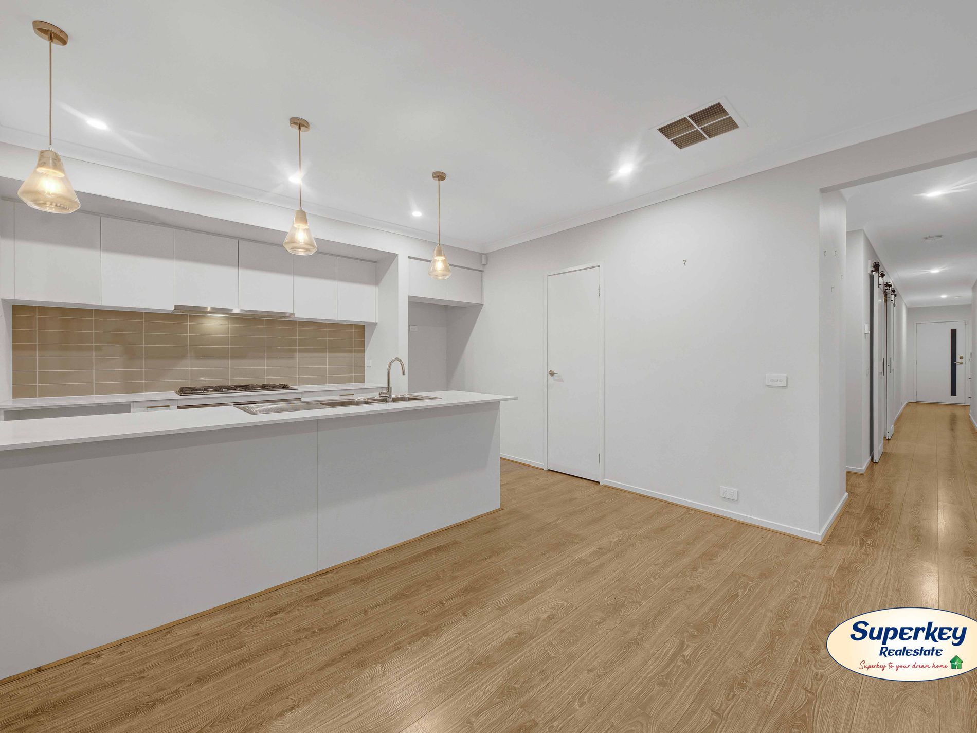 32 Chromite Circuit, Weir Views