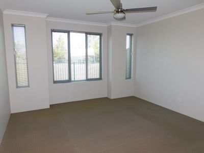 5 Secretan Way, Hammond Park