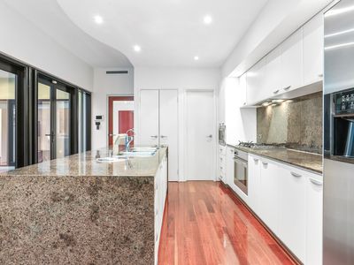 36 Mere View Way, Subiaco