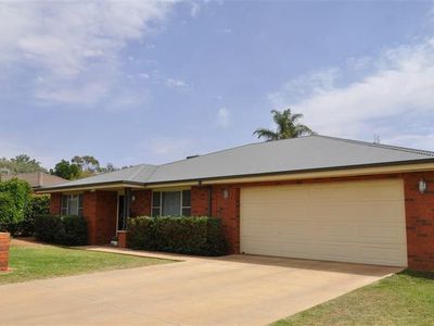 14 Jacaranda  Street, Forbes