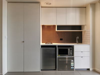 808 / 243 Franklin Street, Melbourne