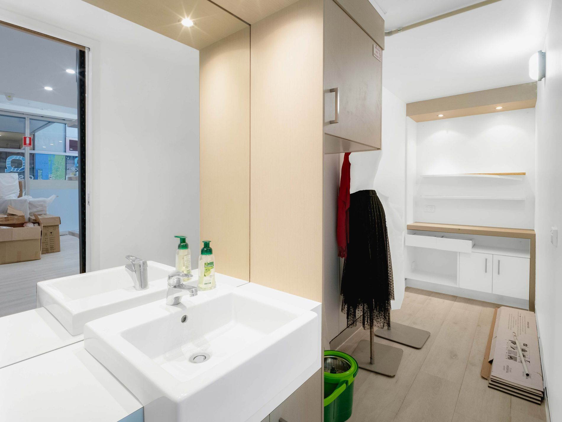 shop 9 / 3003 Surfers Paradise Boulevard, Surfers Paradise