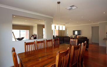 18 Carlisle Drive, Beaconsfield