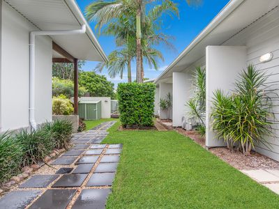 702 Casuarina Way, Casuarina