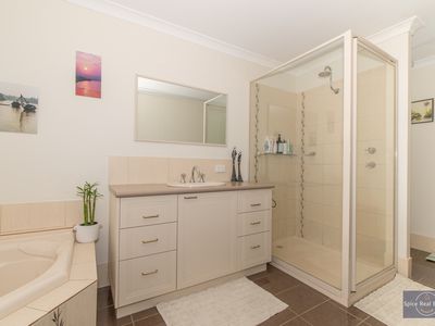 2 Maloney Close, Ocean Beach