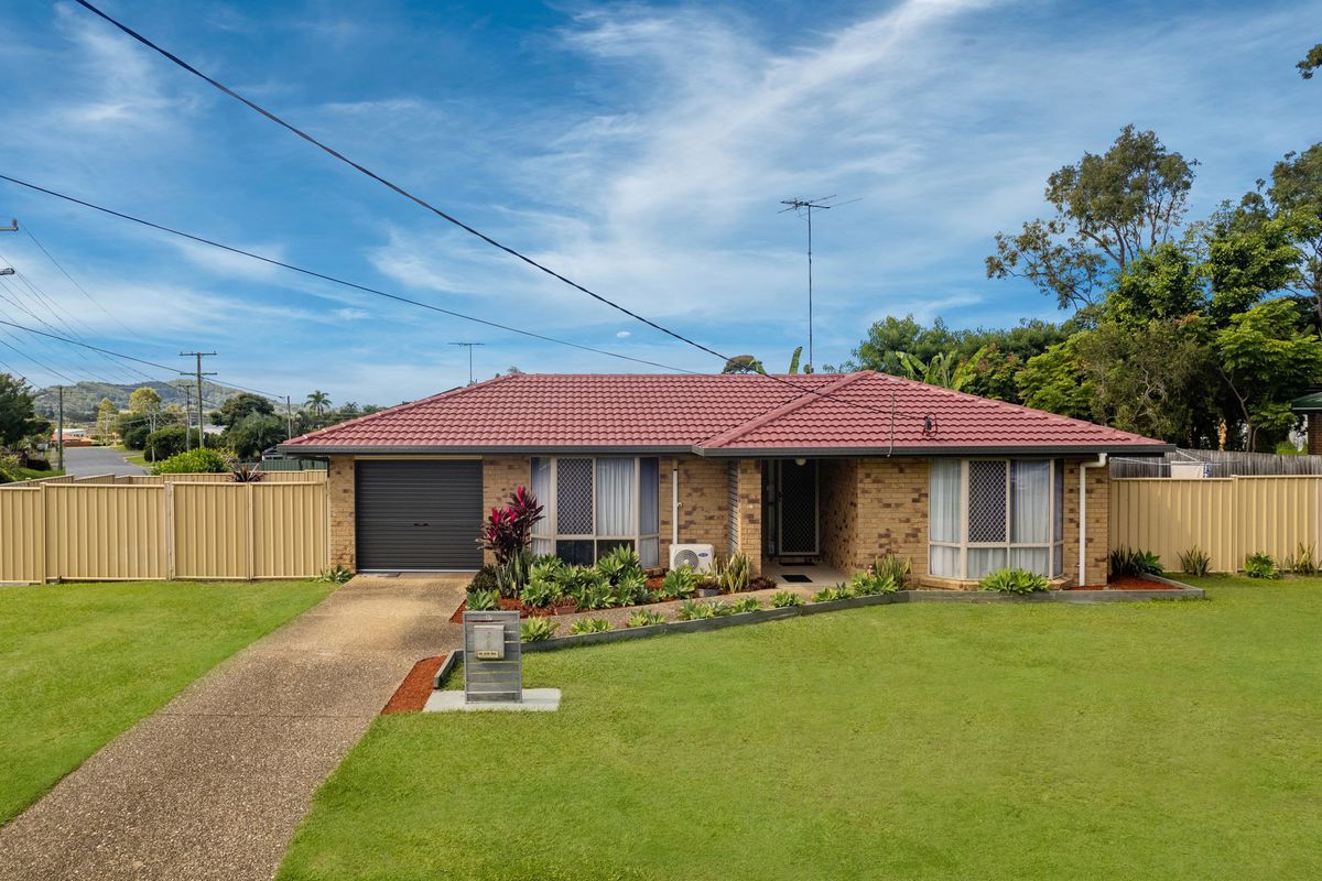 Renovated 3 bedroom home with 2 living areas sitting on a 708m2 corner block with side access.