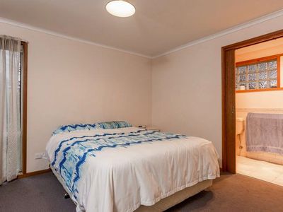 2 Lemin Avenue, Rutherglen