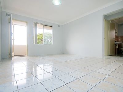 3 / 8 Fairmount Street, Lakemba