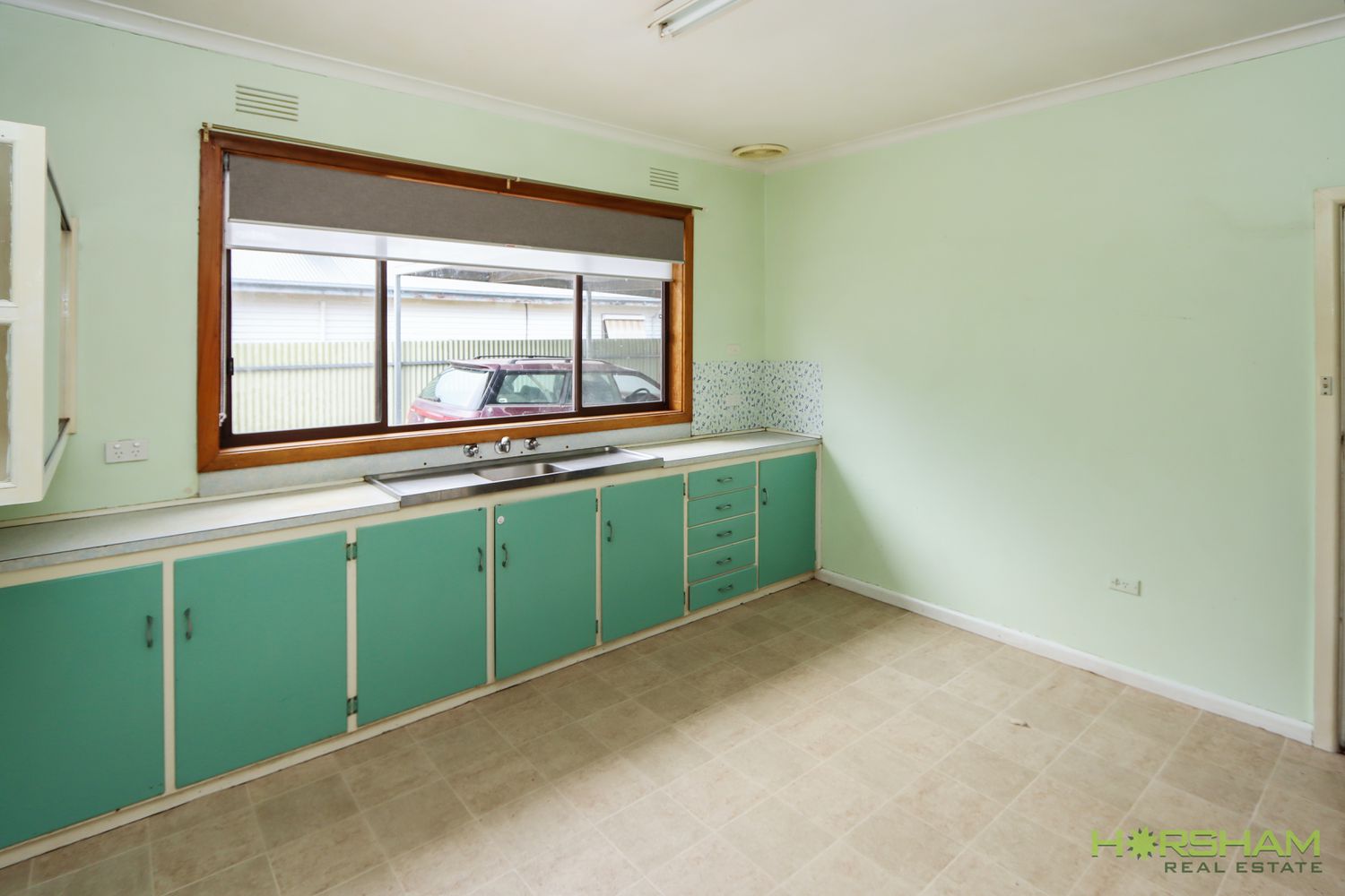 1 / 6 John Street, Horsham