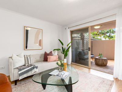 1 / 58 Lisson Grove, Wooloowin