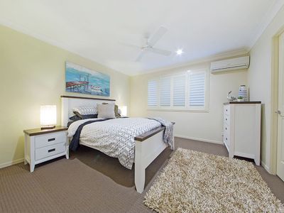 121 Ropley Road, Wynnum West