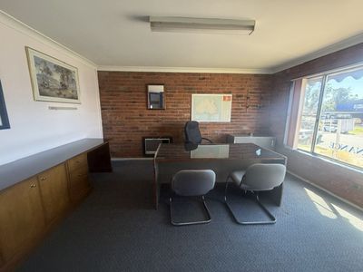 27 CROWN STREET, Tamworth
