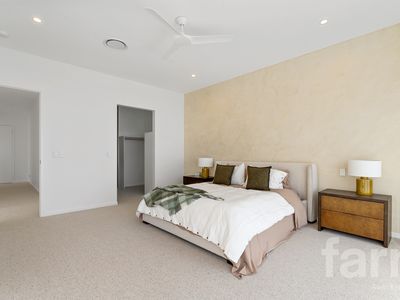 3 / 2 Lyra Avenue, Hope Island