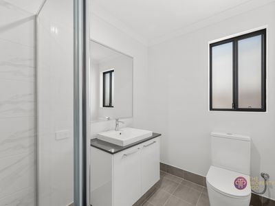 19 Flannigan Approach, Champion Lakes