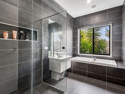 16 AMBROSIA CLOSE, Epping