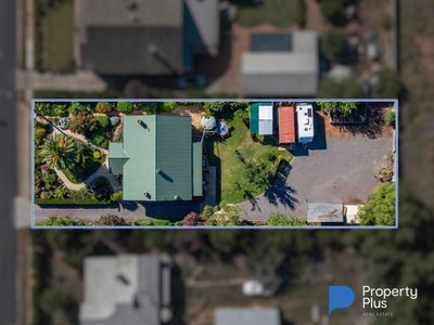 11 Peel Street, Charlton