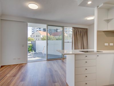 8 / 15 WEEMALA STREET, Surfers Paradise