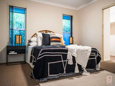 30 Minorca Circuit, Hamlyn Terrace