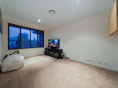 30 Higgs Circuit, Wynnum West