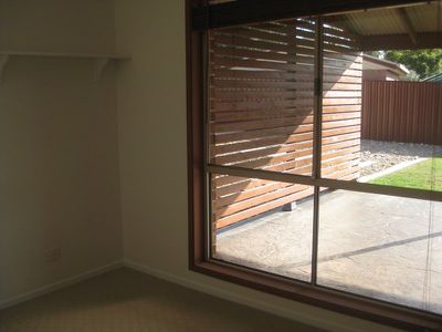 8 Fabian Place, Rosemeadow