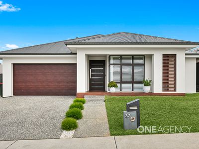 37 Bottlebrush Drive, Calderwood