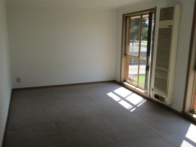 1 / 10 Coventry Drive, Werribee