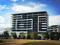 204 / 43 Harbour Town Drive, Biggera Waters