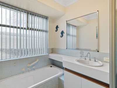 1 Stone Court, Kardinya