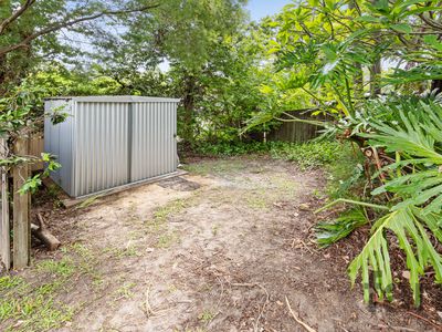 27 Golden Crescent, Southport