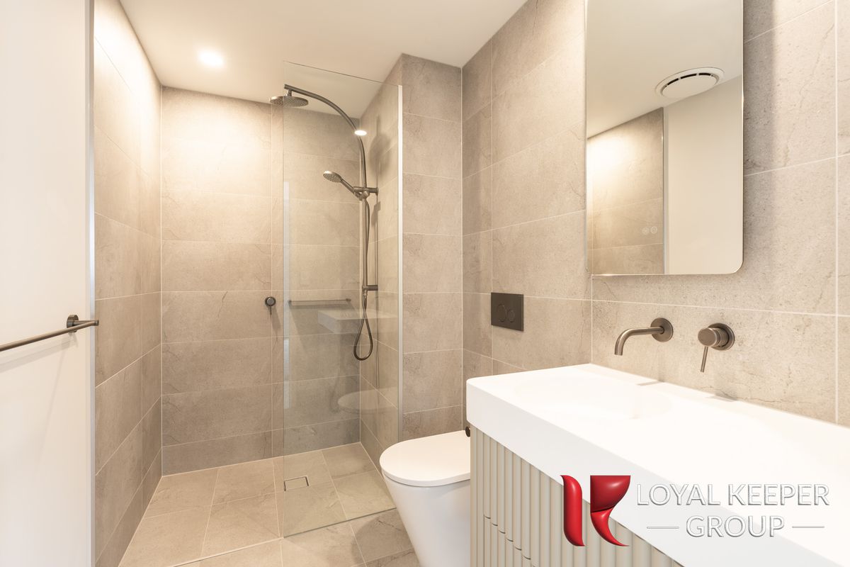 2301 / 10 Sickle Avenue, Hope Island
