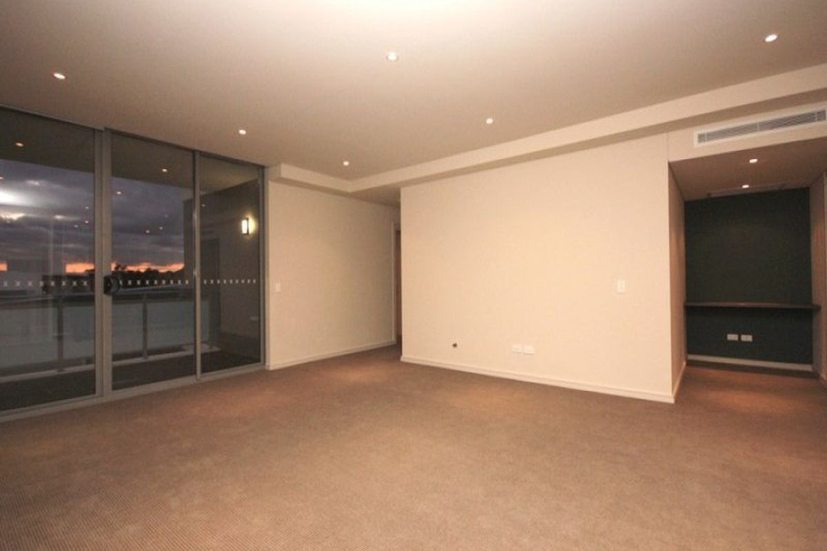 54A Blackwall Point Road, Chiswick