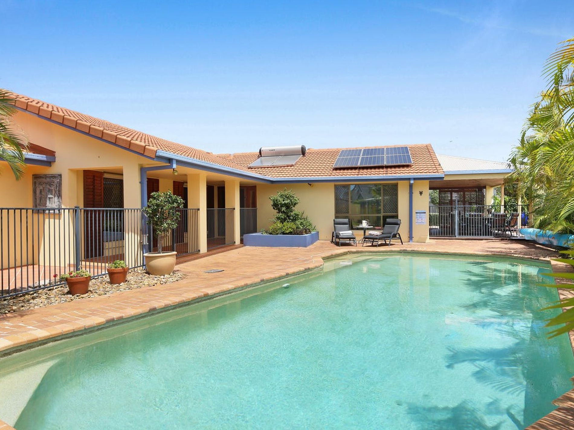 33 Selkirk Ave, Benowa