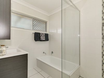 15 Kaniva Street, Rochedale South
