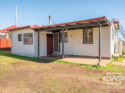 35 Prisk Street, Guyra